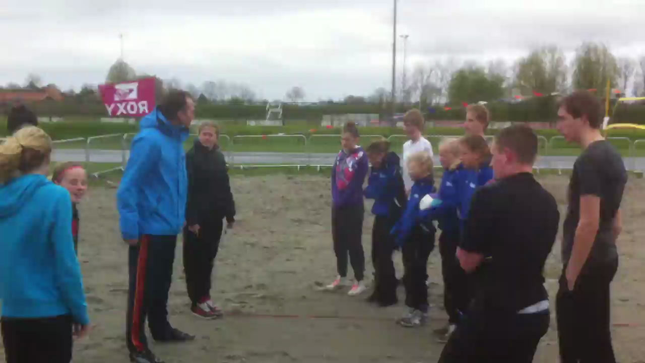Opening beachvolleybal seizoen ’in het water gevallen’