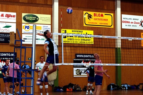 Inspelen voor de wedstrijd tegen Compaen