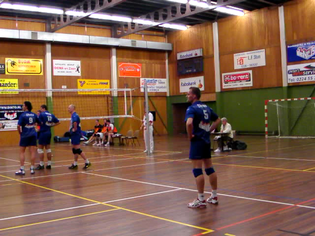 Na verloren 1e set komt De Nijs/Dinto pas goed op gang