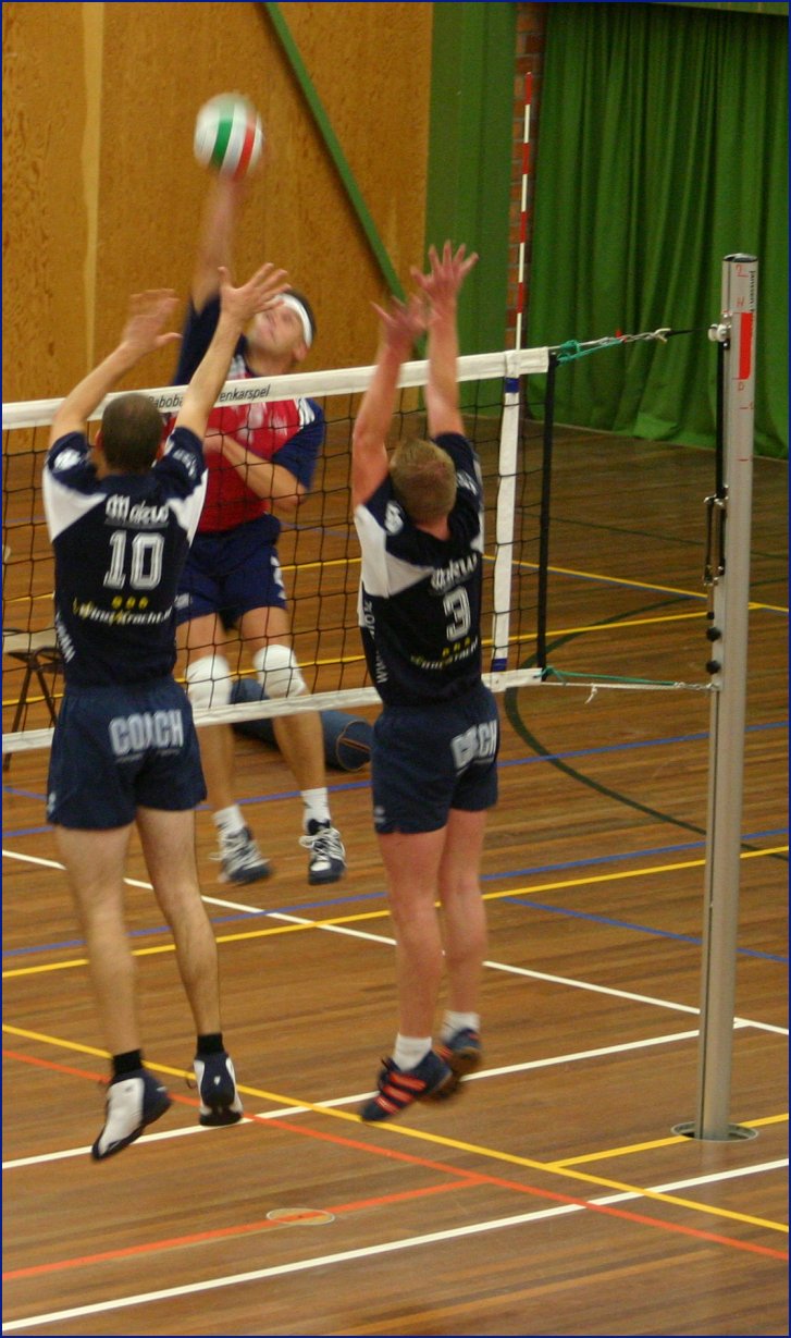 De Nijs/Dinto 1 wint 1e wedstrijd, Bejo/Dinto 1 buigt voor HSC