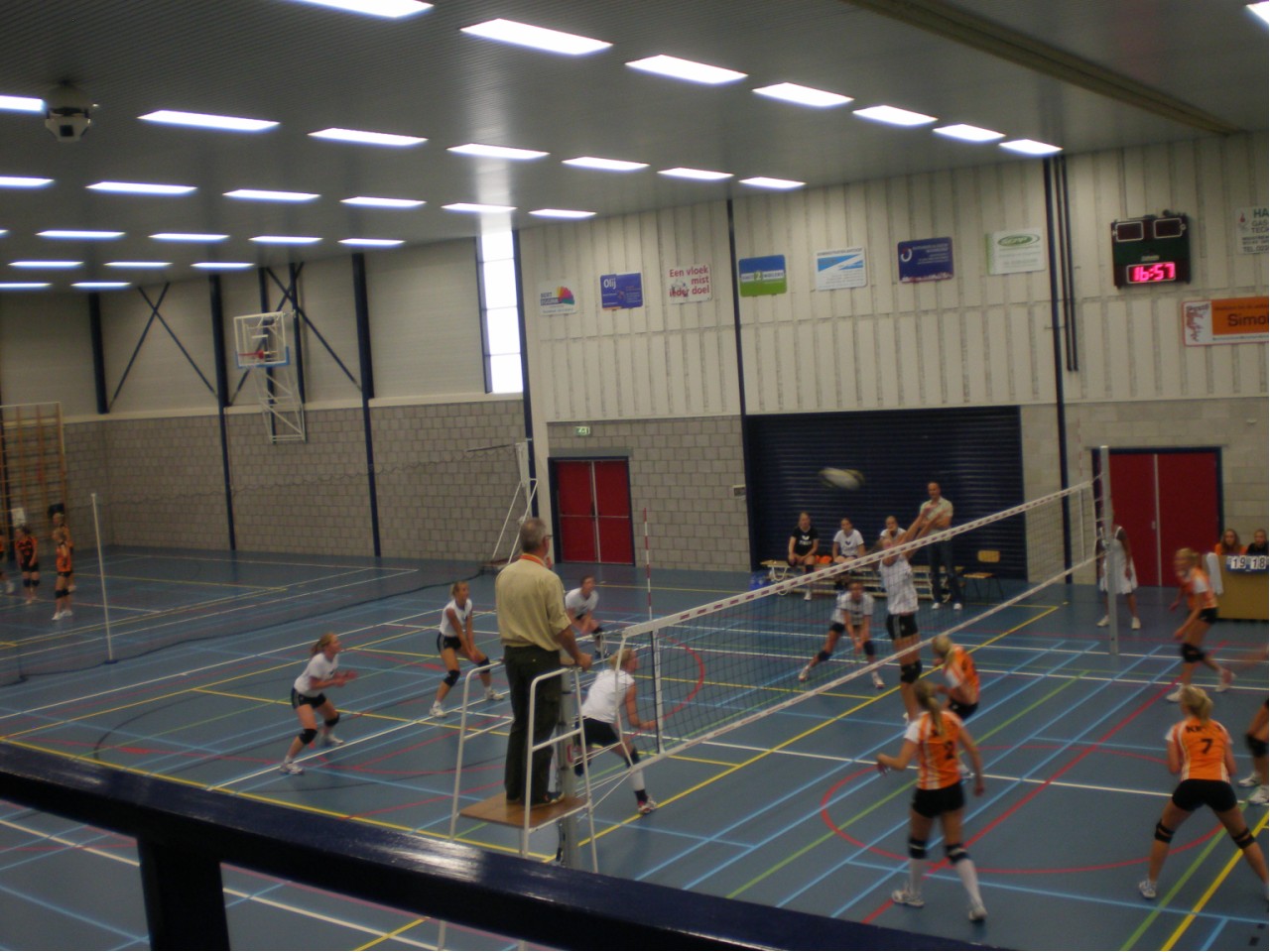 Dinto dames op Simokos toernooi