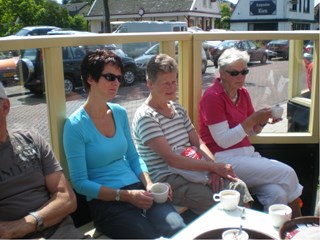 Koffiestop in Langedijk, Marieke, Monica en Riet