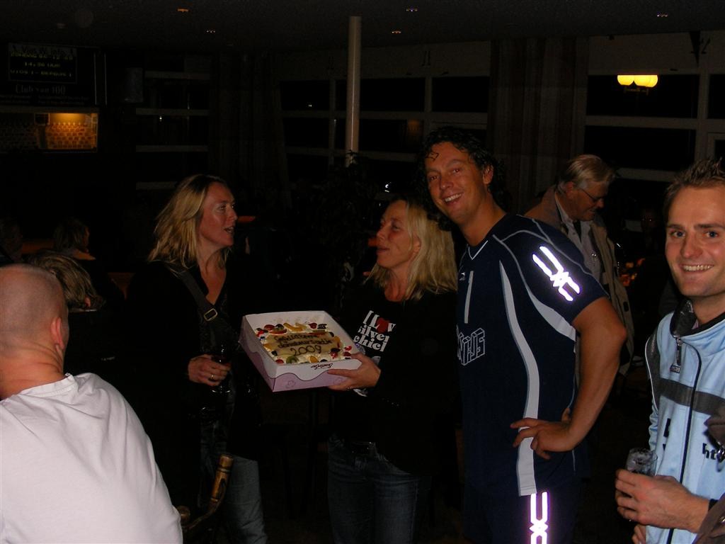 Heren 1 wint de taart!!