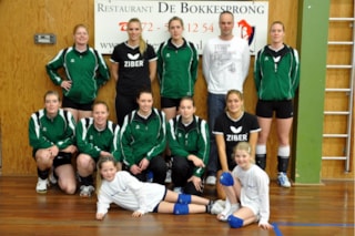 Dionne en Nikki met dames 1