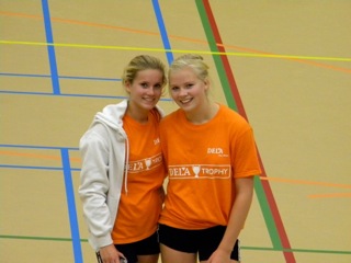 Maya en Kim presteren goed op 2x2 toernooi