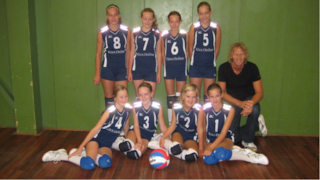 Meiden C1 samen met coach Erik Poel