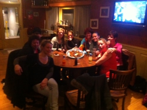 De dames laten het zich goed smaken