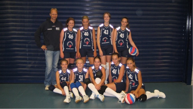 Meiden C2 met coach Joop Schut