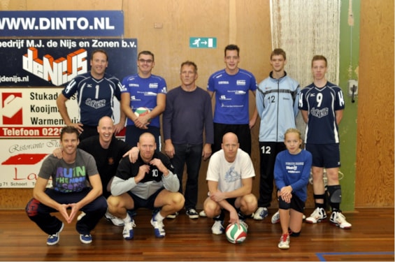 Famke met de mannen voor de wedstrijd