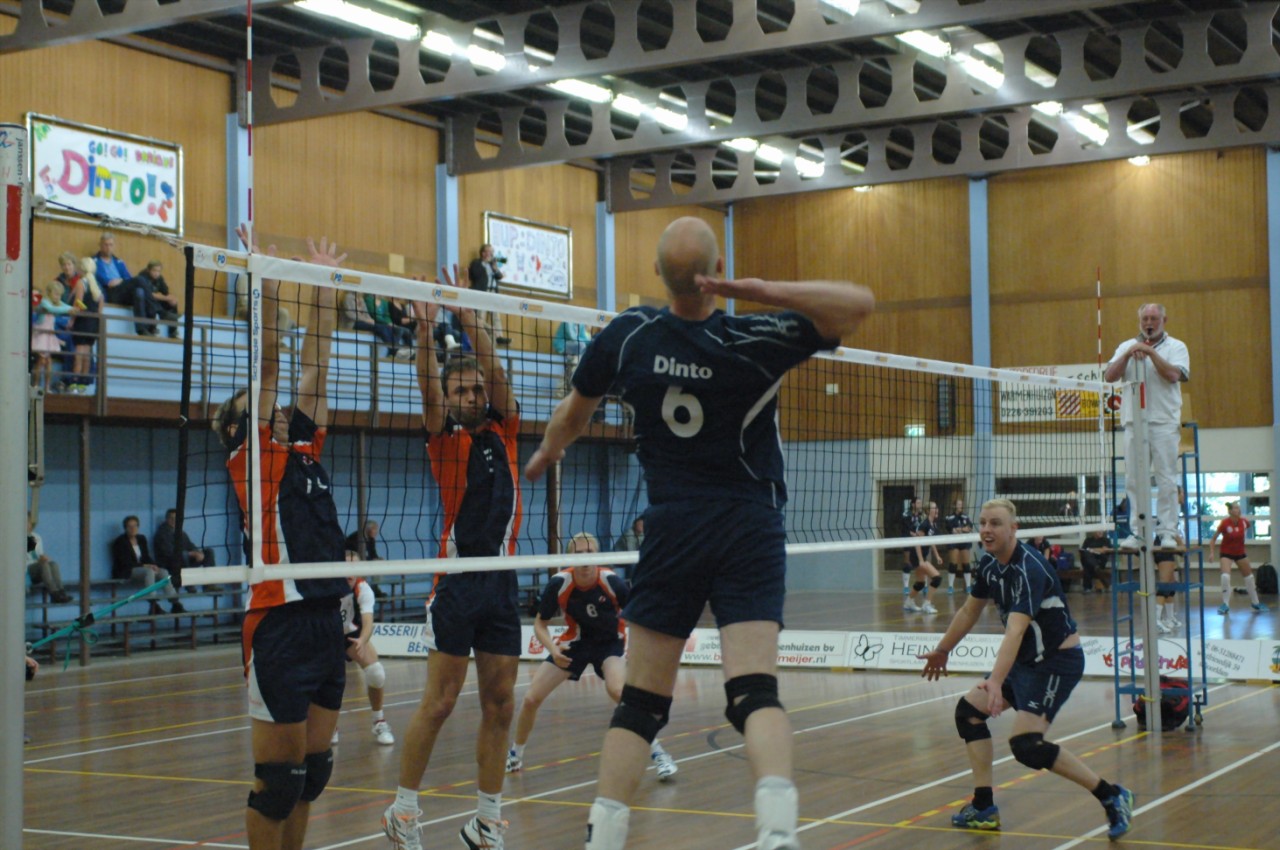 Dinto speelt wisselvallig tegen Forza-Hoogland