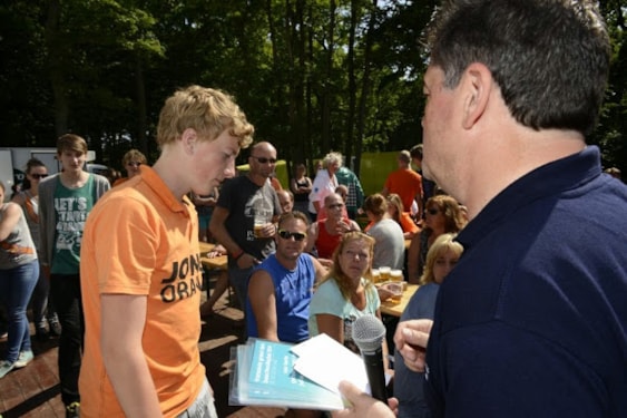 De prijsuitreiking                   (foto Tino van Dam)