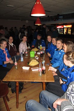 Open club in Dordrecht 7-2-15 Na afloop patat en bitterballen