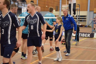 Demi met de mannen van Dinto