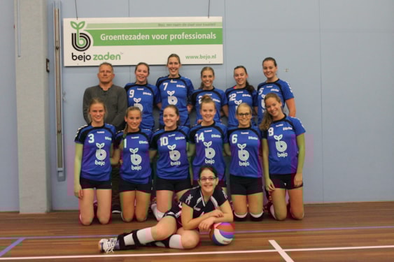 Julin met dames 1