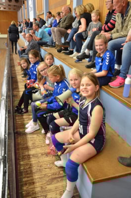 aanmoedigingen vanaf de tribune van Dinto 15