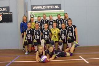 teamfoto met dames 1