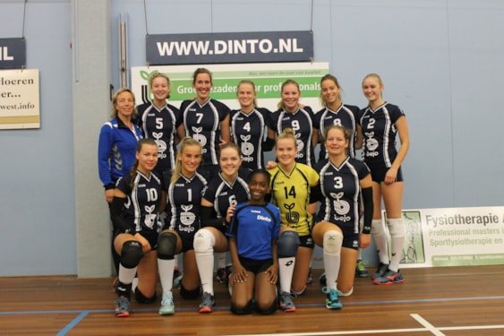 Gen&#228;e met de speelsters van Ds1