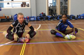 Samen met Jente bezig met de  warming-up