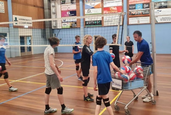 Dinto JA  trainen onder leiding van Bert Goedkoop