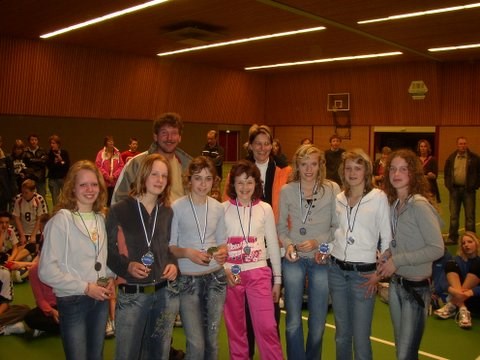 De zilveren Dinto girls, Kirstie, Anne, Eva, Yvonne, Amber, Kirsty en Ingrid