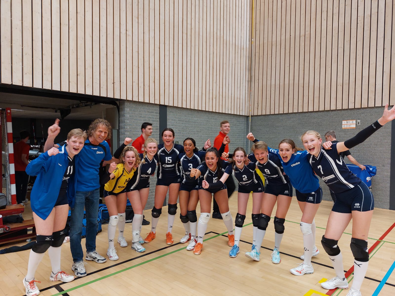 Meiden B door naar finale NOJK