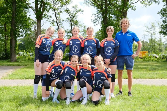 Dinto MB met coach Erik Poel 8e geworden. 52104120150_1f5431b196_b