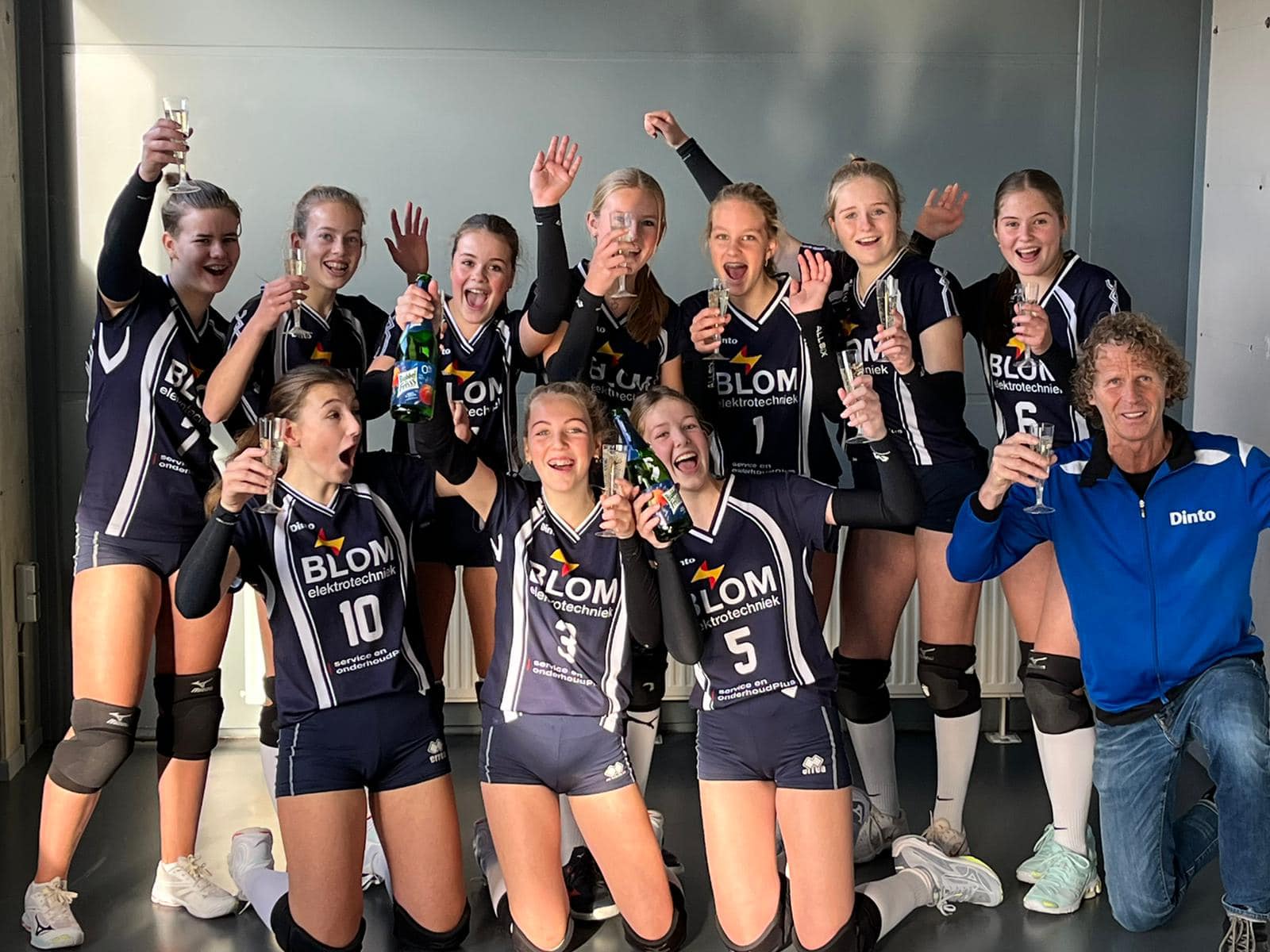 Dinto MC 1 ongeslagen kampioen!
