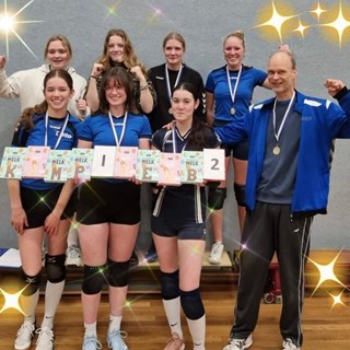 22-12-14 Dinto MB2 kampioen 2e klasse