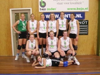 Manouk met dames 1