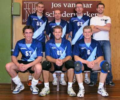 Eindelijk trainer voor Heren 4